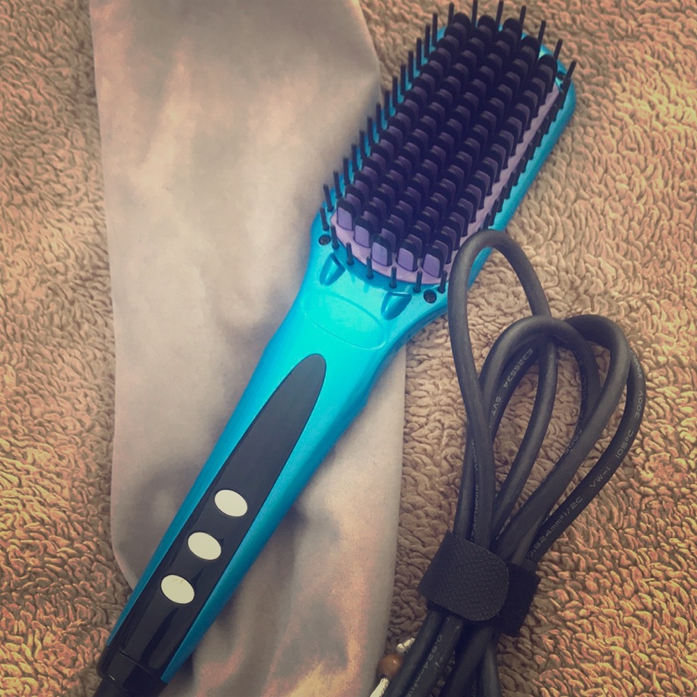 (NWOT) Ionic hair straightening brush